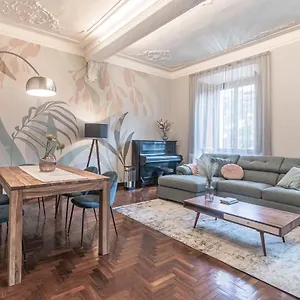 Apartment 5 Min Historic Center Luxury White Lotus Mansion, Como